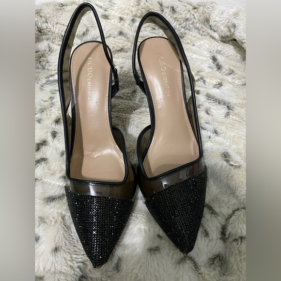BCBGENERATION NWOB BLACK HEEL PUMPS Size 8 - Picture 4 of 6